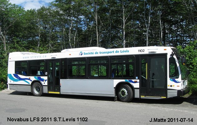 BUS/AUTOBUS: Novabus LFS 2011 STLevis