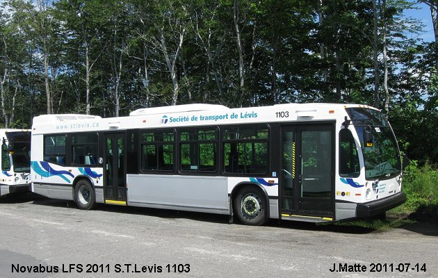 BUS/AUTOBUS: Novabus LFS 2011 STLevis