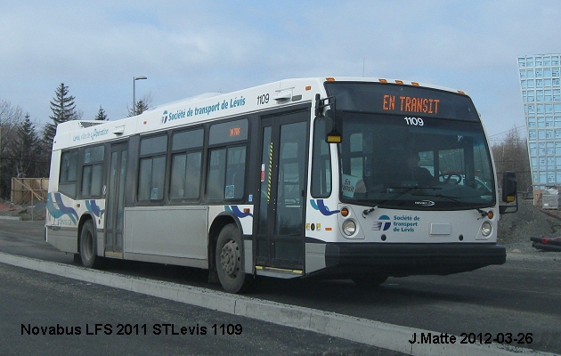 BUS/AUTOBUS: Novabus LFS 2011 STLevis