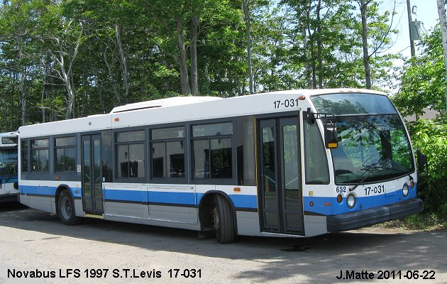 BUS/AUTOBUS: Novabus LFS 1997 STLevis