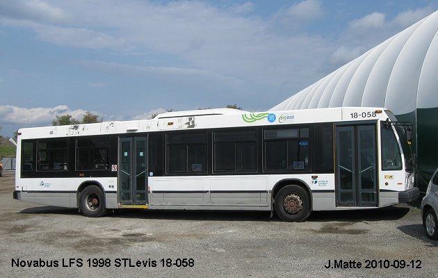 BUS/AUTOBUS: Novabus LFS 1998 STLevis