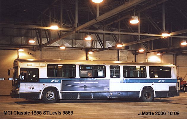 BUS/AUTOBUS: MCI Classic 1988 STLevis
