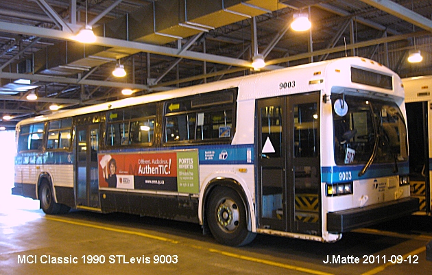 BUS/AUTOBUS: MCI Classic 1990 STLevis