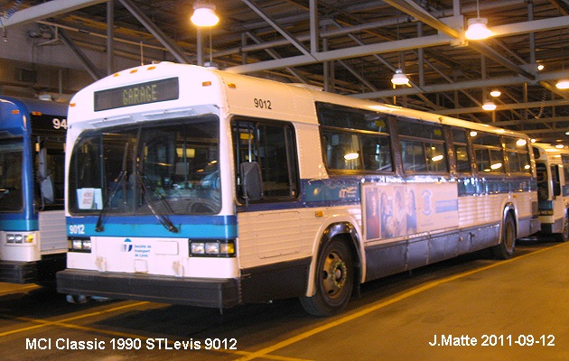 BUS/AUTOBUS: MCI Classic 1990 STLevis