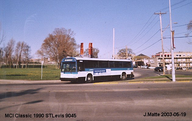 BUS/AUTOBUS: MCI Classic 1990 STLevis