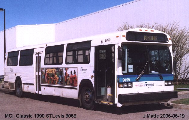 BUS/AUTOBUS: MCI Classic 1990 STLevis