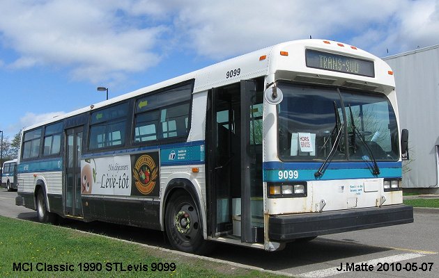 BUS/AUTOBUS: MCI Classic 1990 ST Levis