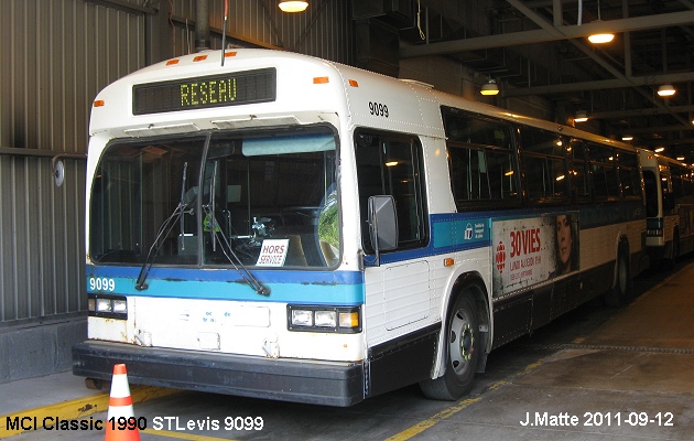 BUS/AUTOBUS: MCI Classic 1990 STLevis