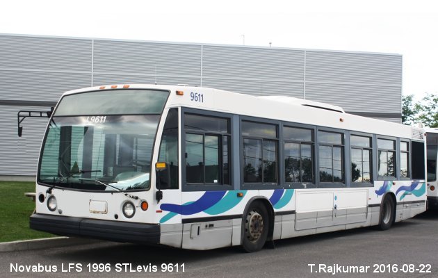 BUS/AUTOBUS: Novabus LFS 1996 STLevis