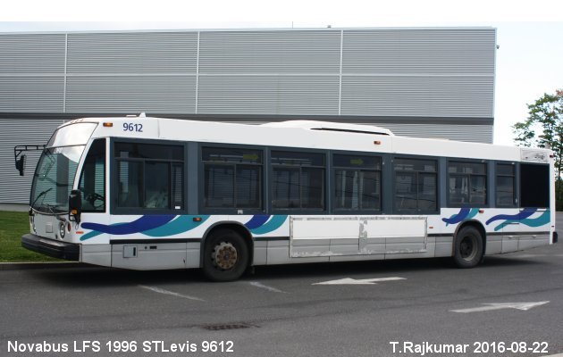 BUS/AUTOBUS: Novabus LFS 1996 STLevis