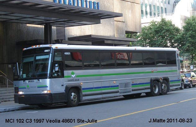 BUS/AUTOBUS: MCI 102 C3 1997 Veolia